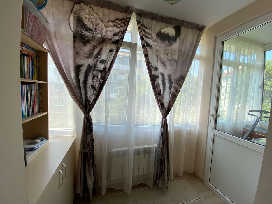 Vând apartament cu două camere.