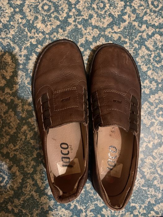 Продавам велурени ботуши - цвят екрю, кожени боти и затворени обувки