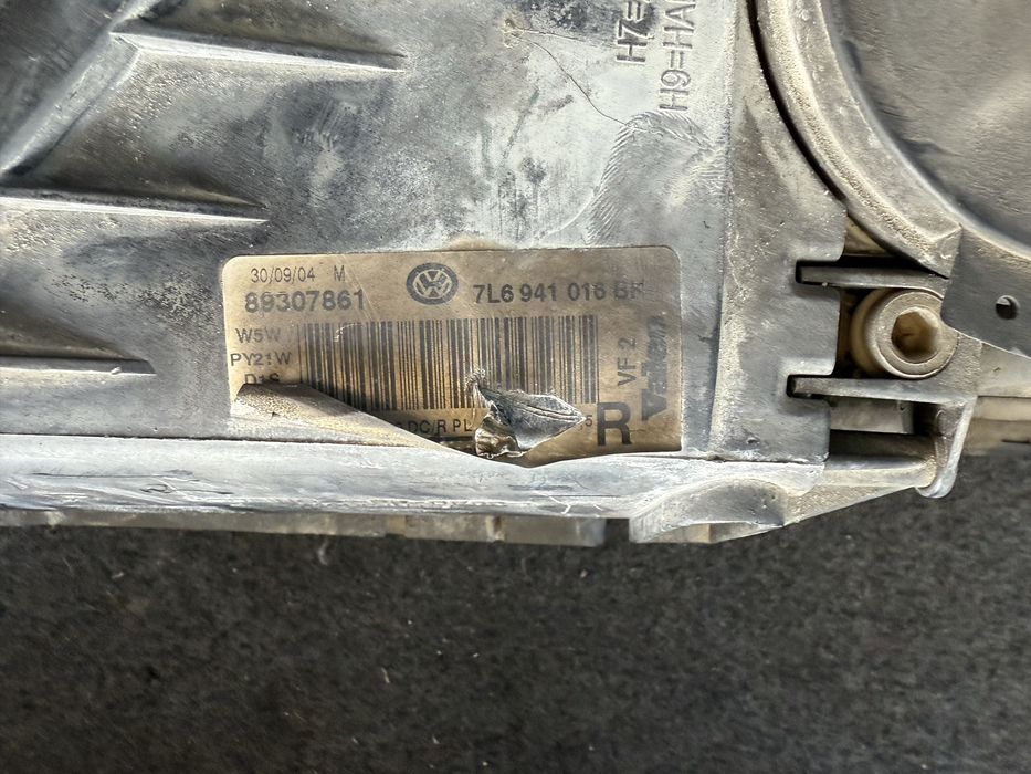 Фарове фар VW Touareg Xenon Valeo оборудван ксенон