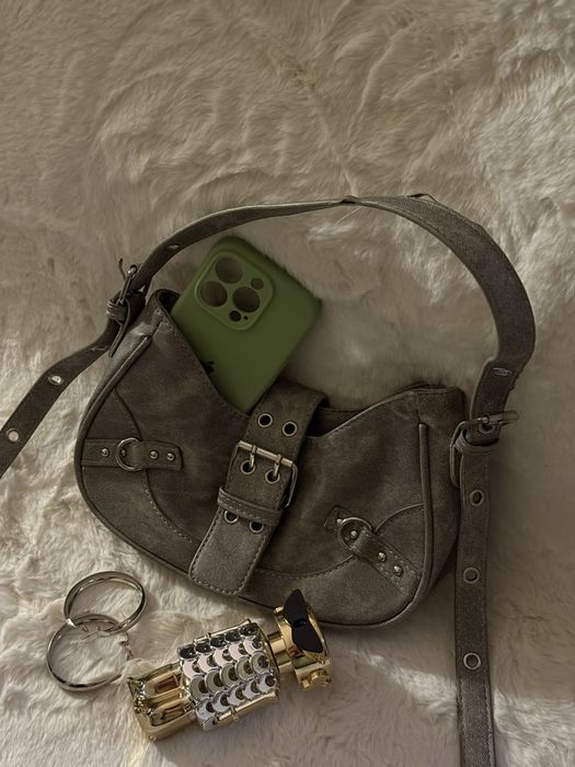 Сива дънкова чанта със сребърни мотиви