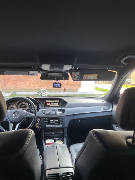 Vând Mercedes E Class 2.2