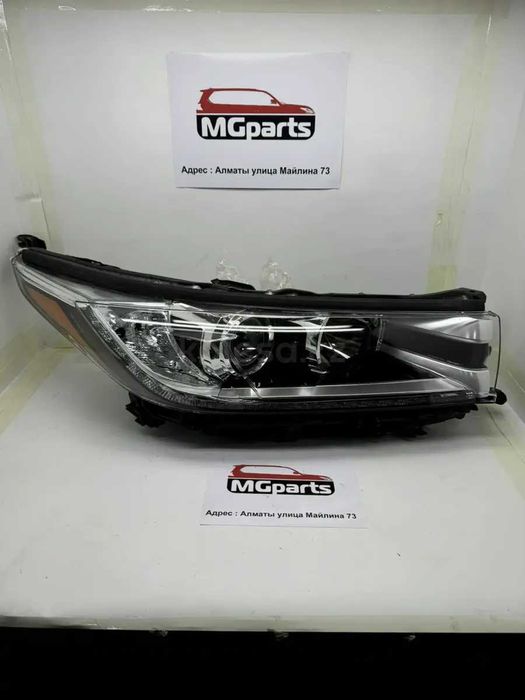Фара б/у оригинал правая и левая от Toyota Highlander 16-19г