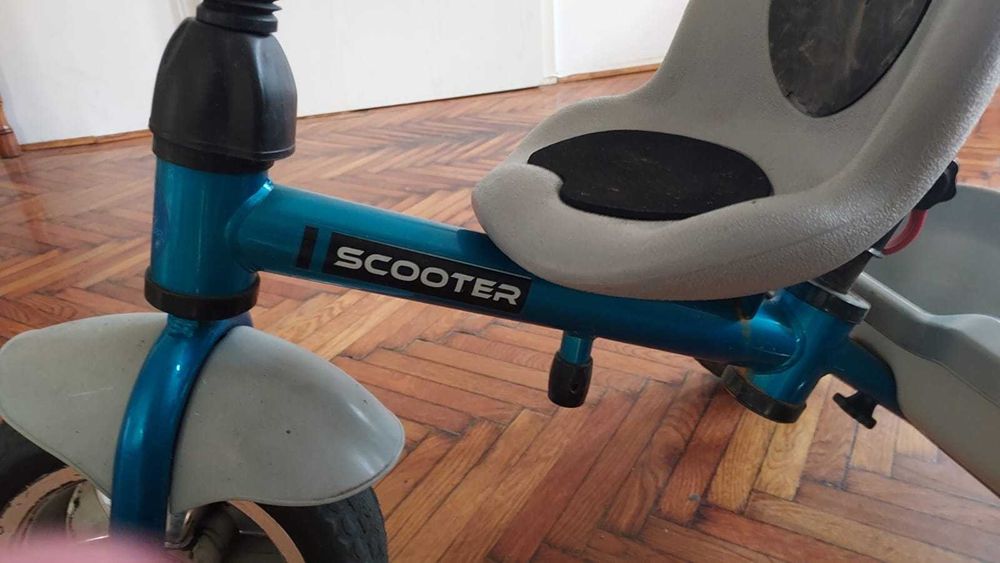 tricicleta cu manere insotitor