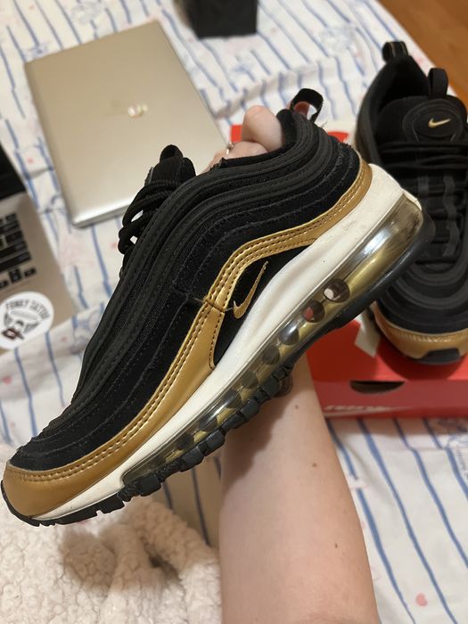 vând Nike Airmax 97 Black/Metallic Gold