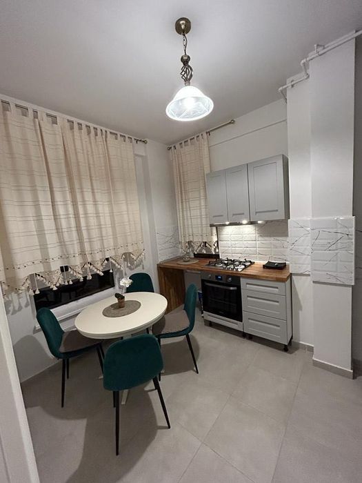 Apartament 3 camere de inchiriat