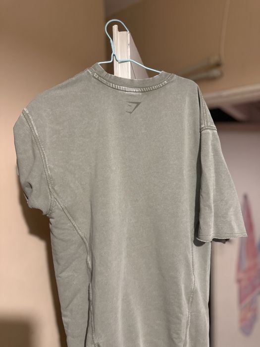 Gymshark Тениска и Суитчър