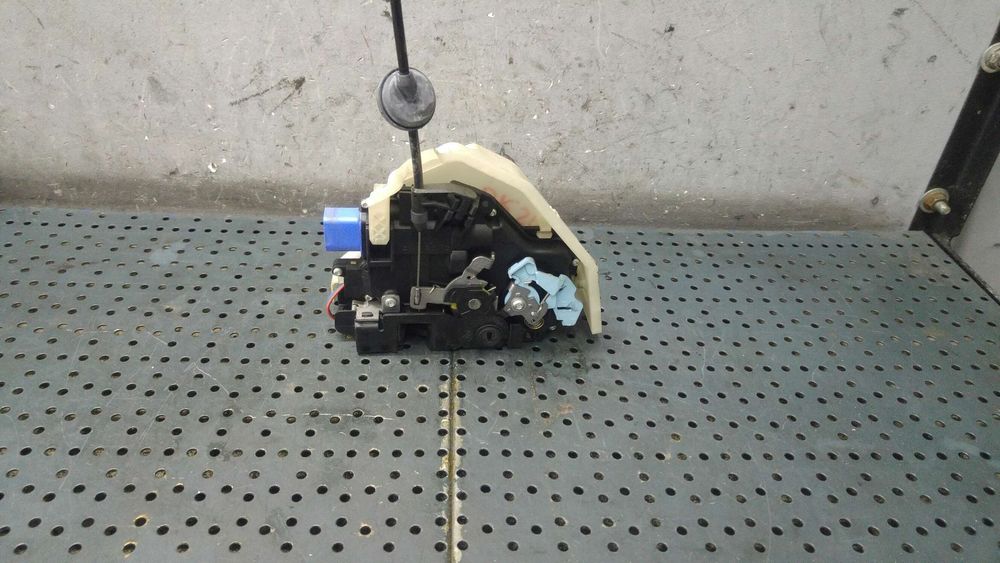 Broasca usa dreapta spate vw golf 5 1k1
