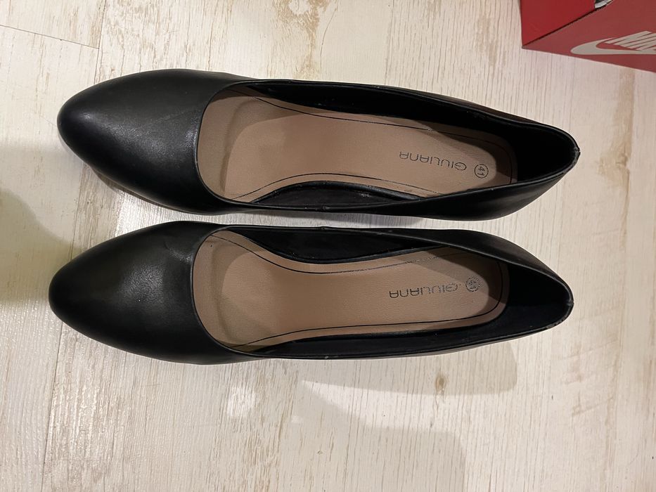 Обувки и боти по 20 лв.