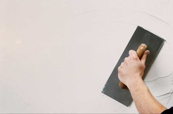 Грундиране шпакaловка, боядисване, обръщане на врати и прозорци