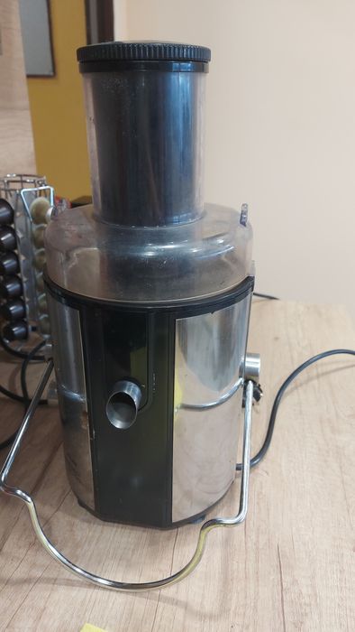 Продавам сокоизтисквачка