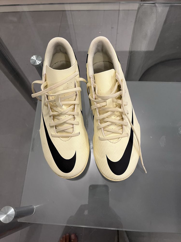 Калеври Nike с пласмасови бутони