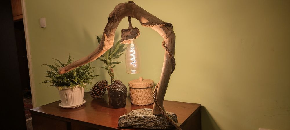 Бутикови, ръчно изработени лампи от дърво и метал. По поръчка!