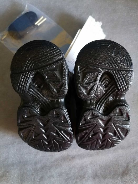 Adidas маратонки за бебе