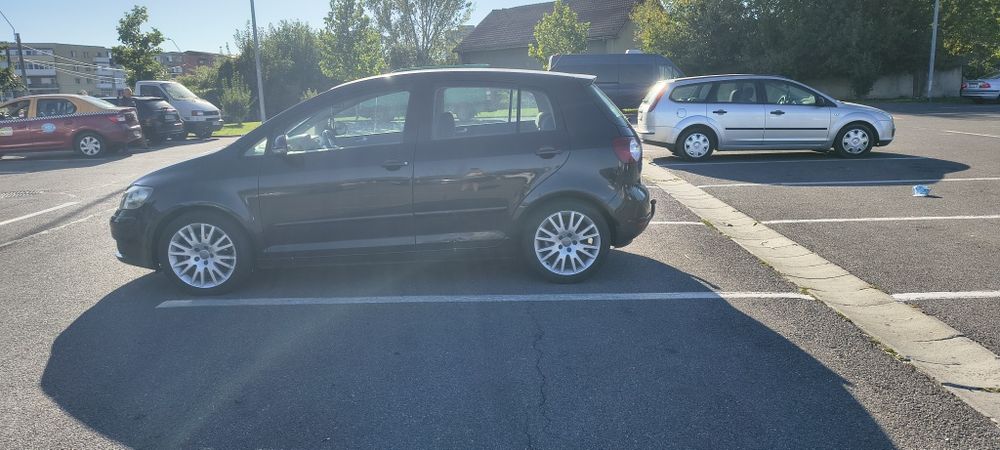 Vând Volkswagen golf 5 plus