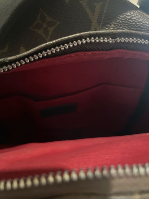 Среден размер раница на Louis Vuitton