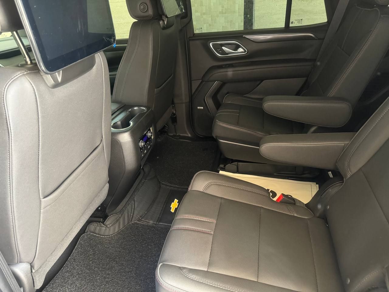 Chevrolet tahoe 2