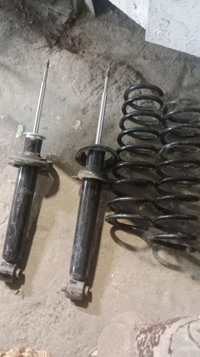Bmw e38 задние амортизаторы, пружины