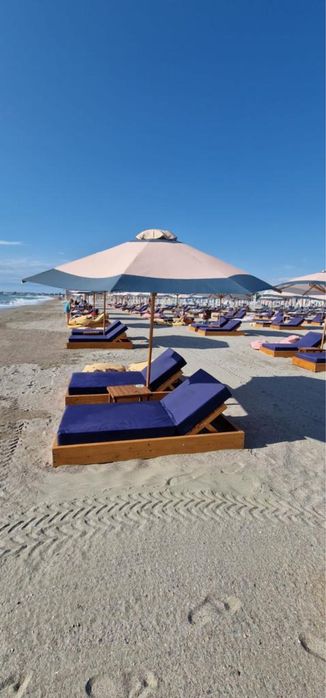 Mobilier plaja umbrele , șezlonguri