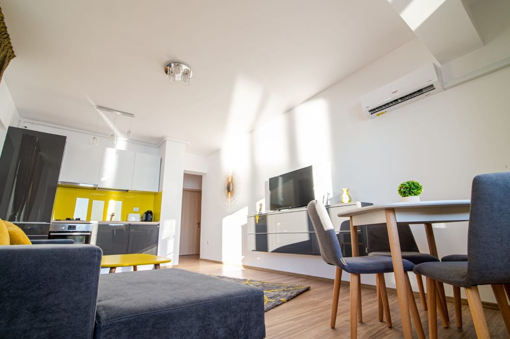 Proprietar inchiriez apartament 2 camere in Statiunea Mamaia Butoaie