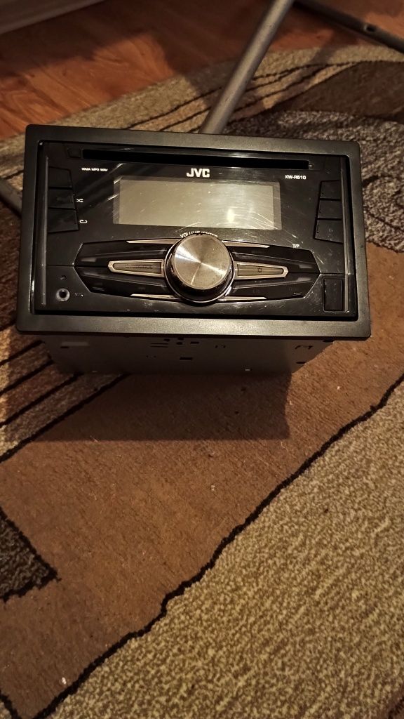 Vând radio CD Jvc