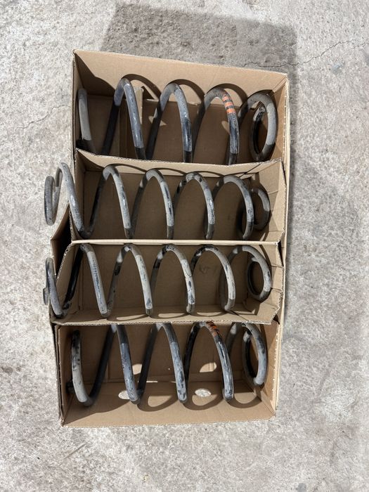 Оригинални пружини за Ауди А4 Б8