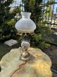 Lampa deosebita din portelan pictata si ornamente din metal