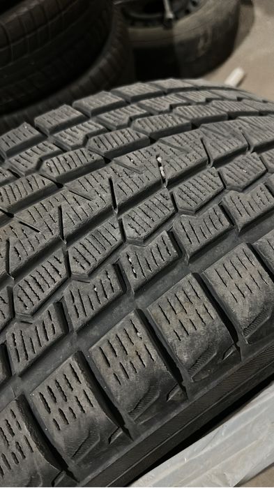 зимняя резина  275/50/21
