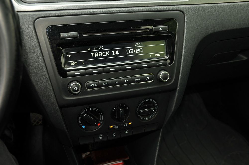 Vând Skoda Rapid