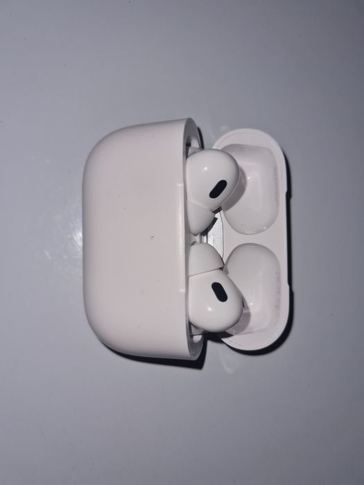 Airpods 2 pro все рабочее есть торг настоящим покупателям