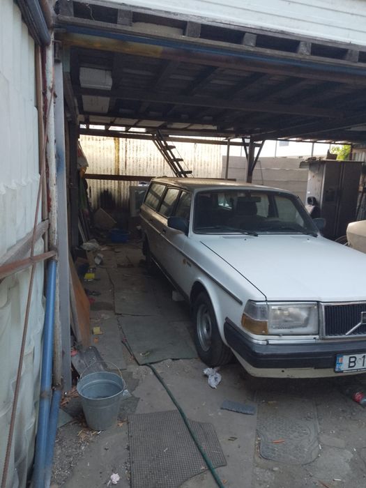 Vând urgent Volvo 240 de epoca