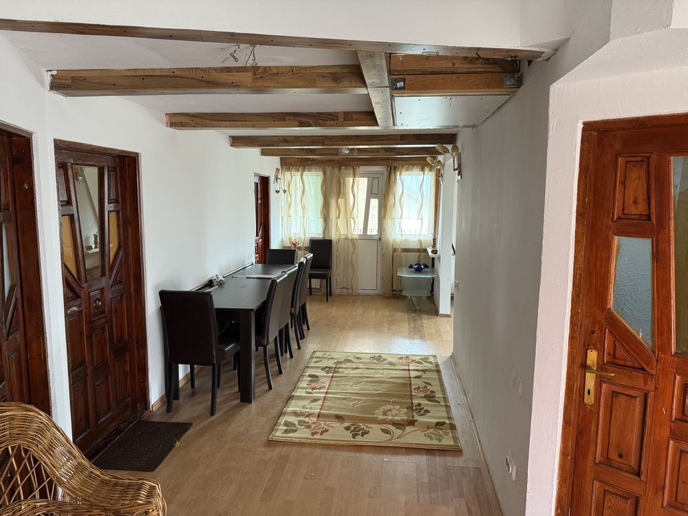 Casa de vanzare 240 mp, teren 850 mp