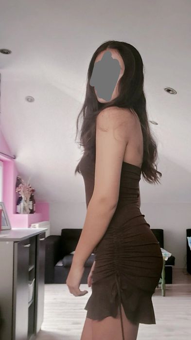 Блестяща къса рокля