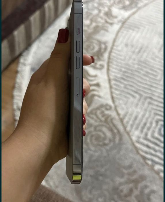 iPhone 13 Pro Max не битый с первого рук