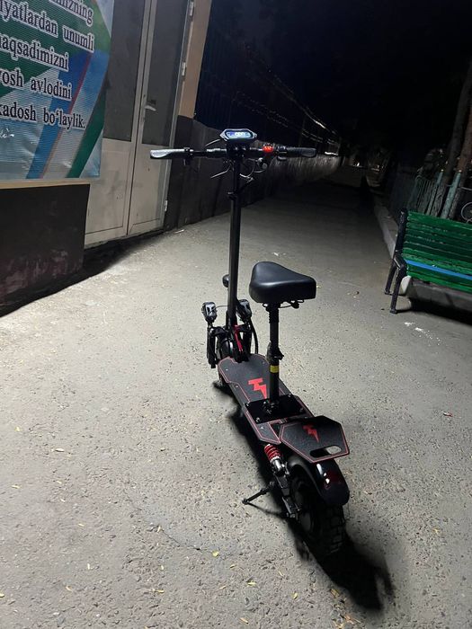 Elektorniy skuter sotiladi