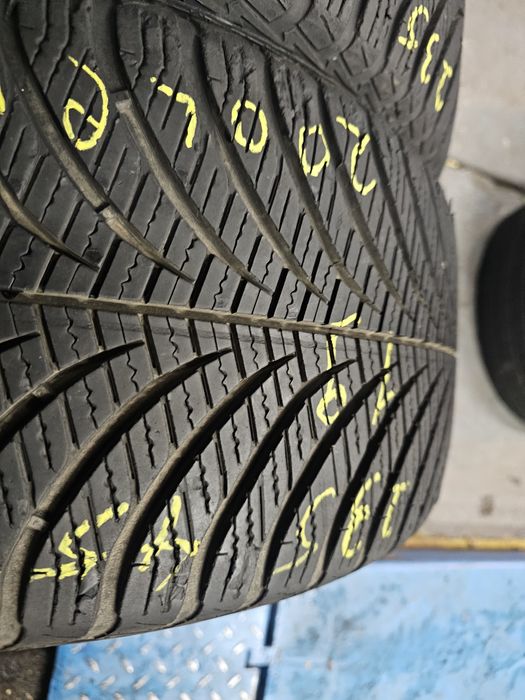 235 45 17 m+s goodyear allseason