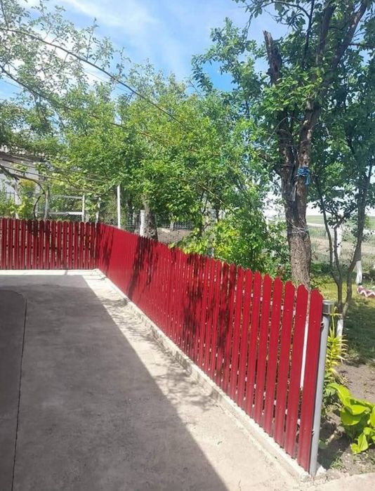 Vand garduri și porți la comanda clientului