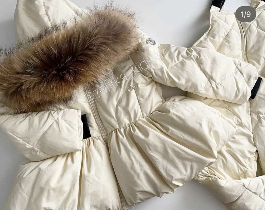 Зимний комбинезон для девочки