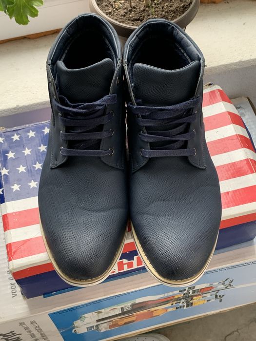 Два чивта нови мъжки зимни обувки и маратонки 44,45