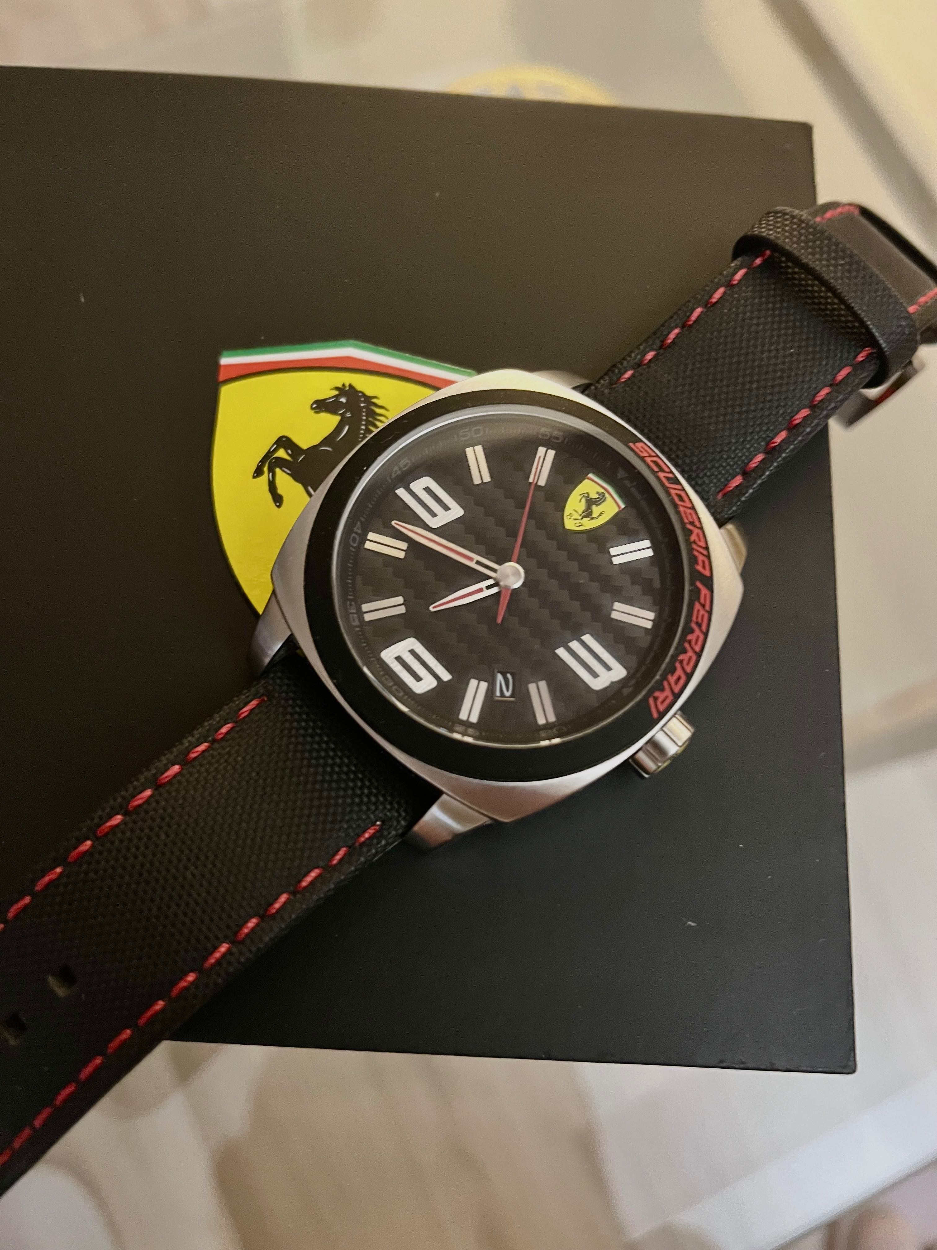 Часовник Scuderia Ferarri