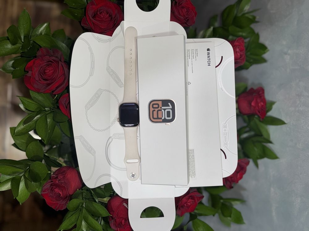Iwatch 10 42mm пудровый свет почти новый и очен красивый