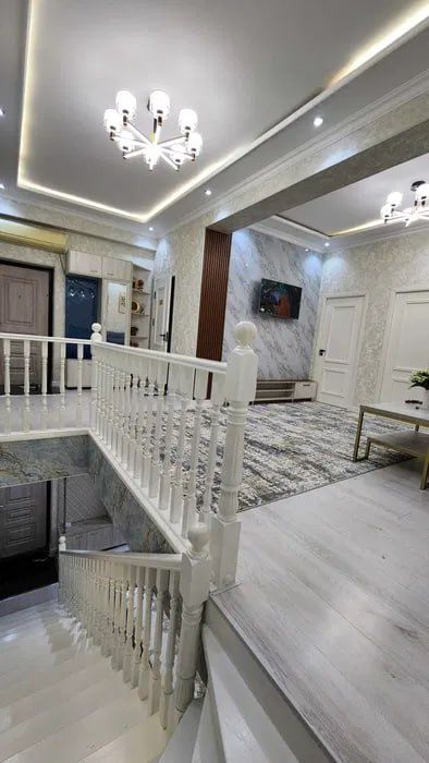 Срочно!!! Продаётся 5-комнатная квартира в — Жар Ариқ махалля!