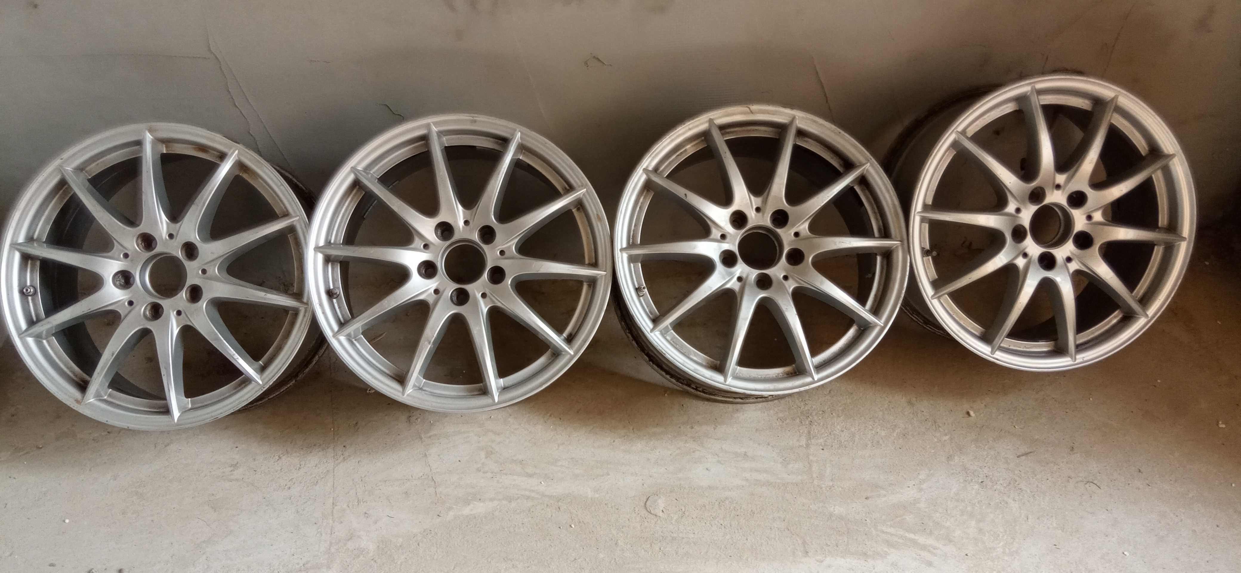 Vând set jante 17 originale Mercedes cu senzori presiune 900 RON