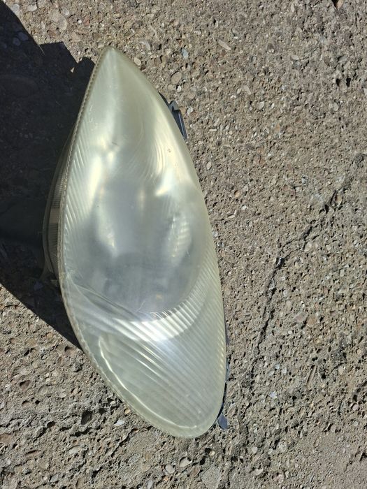 Ляв фар Citroen xsara picasso