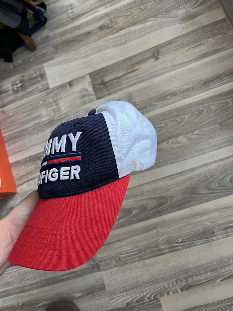 Шапка с корзика Tommy Hilfiger