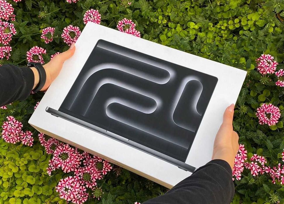 Apple MacBook Pro 16 M3 2023 Pro 18RAM 512GB