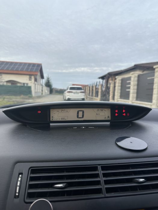 Vând Citroen C4 16 HDI