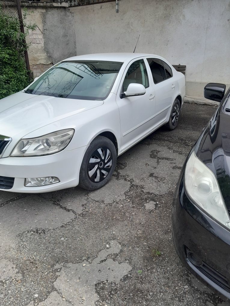 Vând Skoda Octavia2 2011