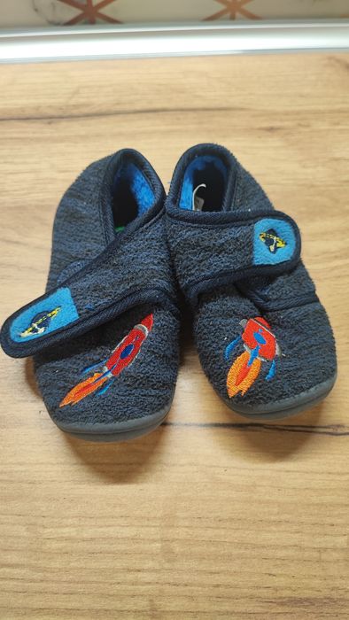 Детски пантофи и топлинки за в количката от 18 н.  до 23 н.