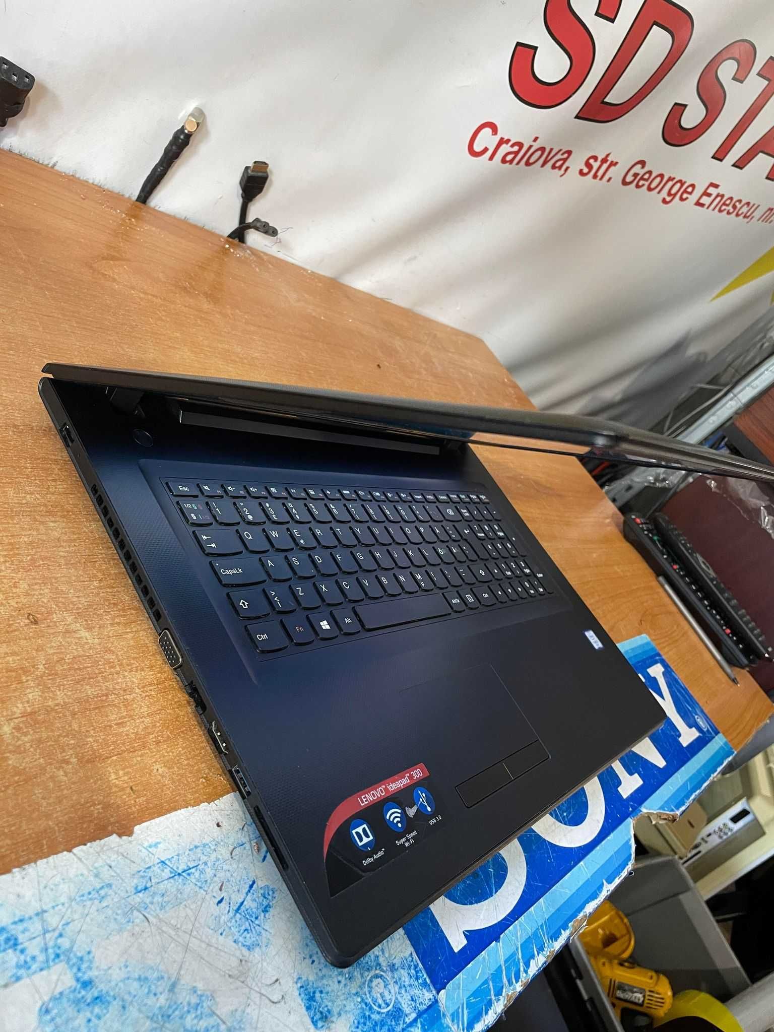 Laptop Lenovo Intel i5 17.3 inch, 8 GB RAM,1000 GB HDD/Garantie 2 ani