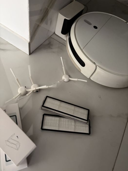 Aspirator Robot + accesorii